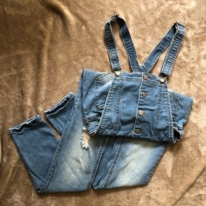 ✨Francesca’s Denim overalls